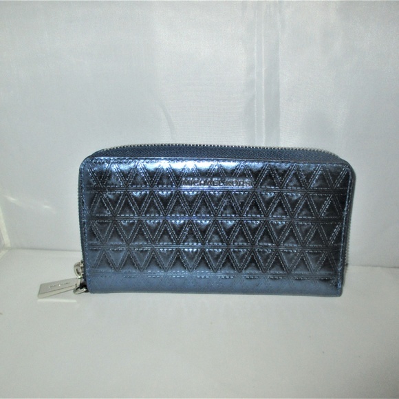 Michael Kors Accessories - Michael Kors Mercer Flat Multi-Function Phone Case